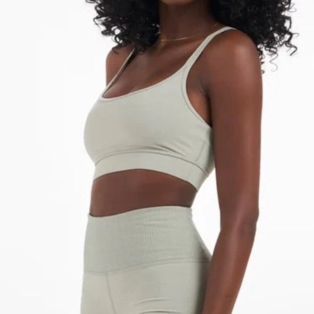 Vuori mindset bra in Eucalyptus! Size XS